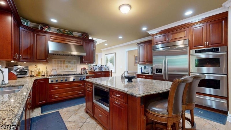 West Orange Twp., New Jersey, 07052, United States, 5 Bedrooms Bedrooms, ,5 BathroomsBathrooms,Residential,Active,1903195