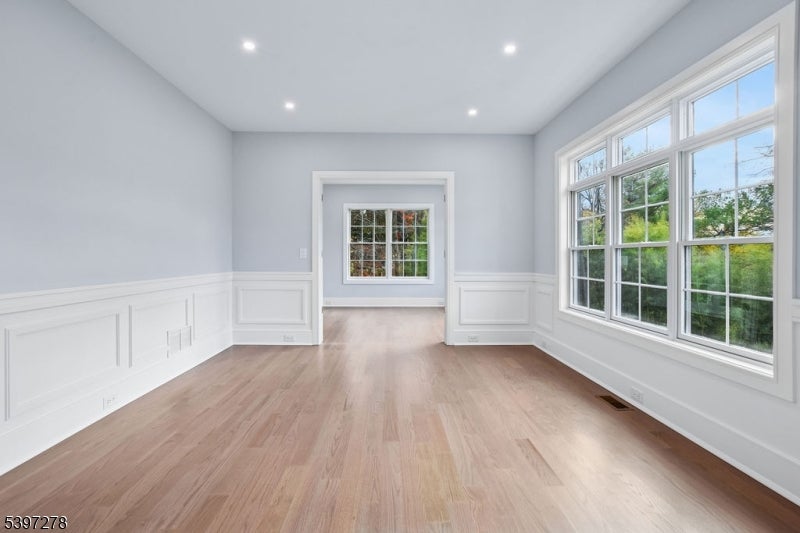 Livingston Twp., New Jersey, 07039, United States, 6 Bedrooms Bedrooms, ,6 BathroomsBathrooms,Residential,Active,1993679