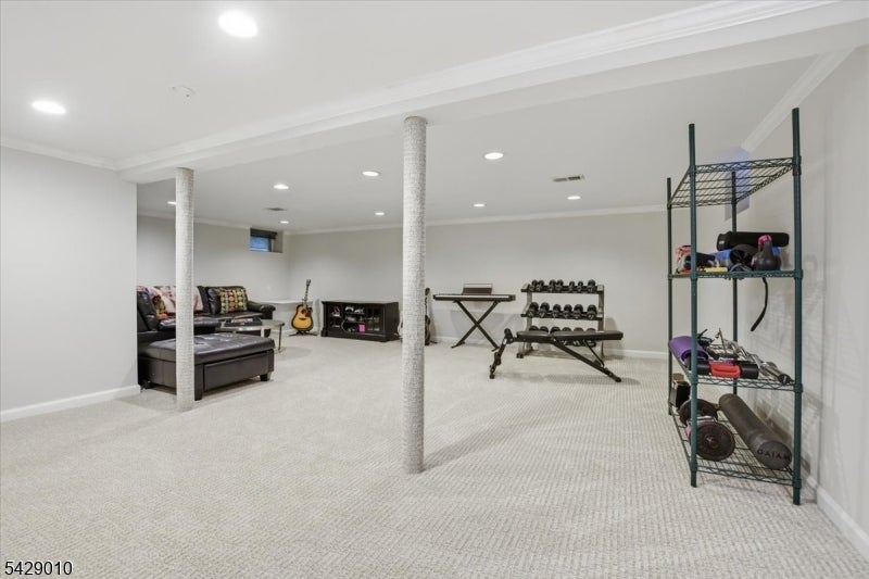 Millburn Twp., New Jersey, 07078, United States, 3 Bedrooms Bedrooms, ,4 BathroomsBathrooms,Residential,Active,2045397