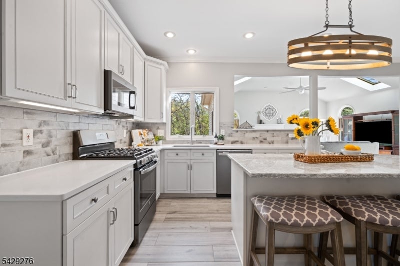 Montgomery Twp., New Jersey, 08502, United States, 5 Bedrooms Bedrooms, ,4 BathroomsBathrooms,Residential,Pending,2045617