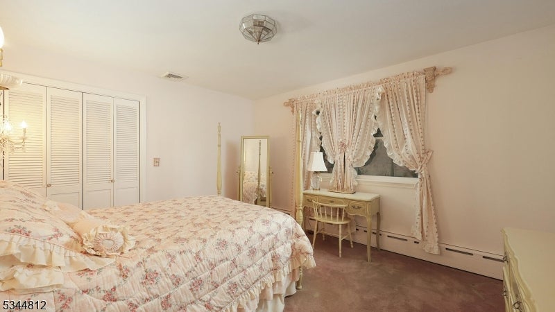 Watchung Boro, New Jersey, 07069, United States, 5 Bedrooms Bedrooms, ,4 BathroomsBathrooms,Residential,Active,1952610