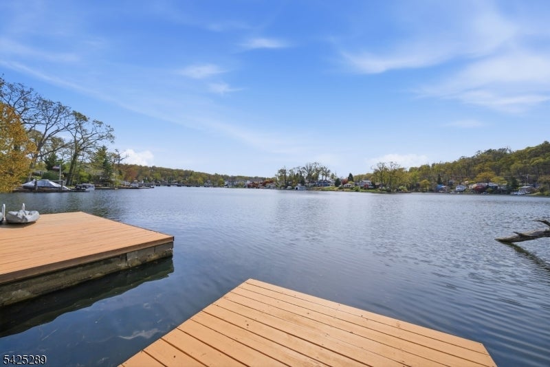 Hopatcong Boro, New Jersey, 07843, United States, 3 Bedrooms Bedrooms, ,2 BathroomsBathrooms,Residential,Active,2043452