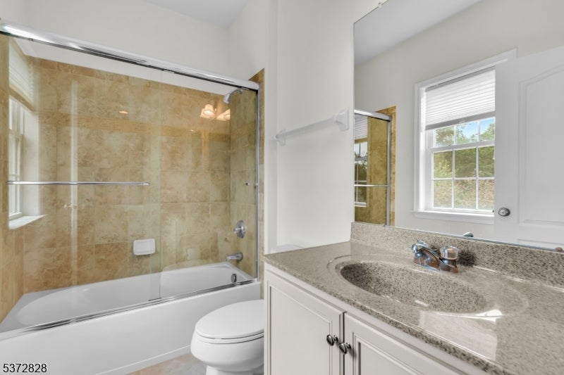 Mount Olive Twp., New Jersey, 07836, United States, 4 Bedrooms Bedrooms, ,6 BathroomsBathrooms,Residential,Active,1902935