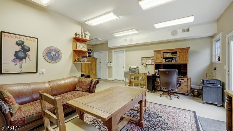 Watchung Boro, New Jersey, 07069, United States, 5 Bedrooms Bedrooms, ,4 BathroomsBathrooms,Residential,Active,1962192