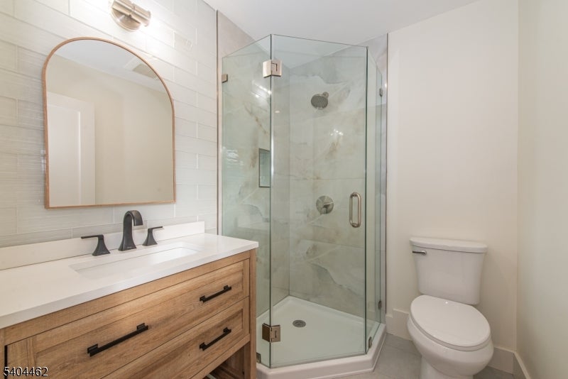 West Caldwell Twp., New Jersey, 07006, United States, 4 Bedrooms Bedrooms, ,5 BathroomsBathrooms,Residential,Active,2009168