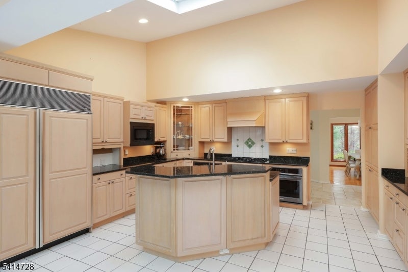 Denville Twp., New Jersey, 07834, United States, 6 Bedrooms Bedrooms, ,5 BathroomsBathrooms,Residential,Active,2026325