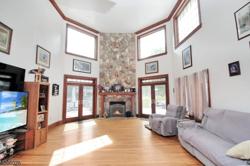 Blairstown Twp., New Jersey, 07832, United States, 6 Bedrooms Bedrooms, ,3 BathroomsBathrooms,Residential,Active,1988731