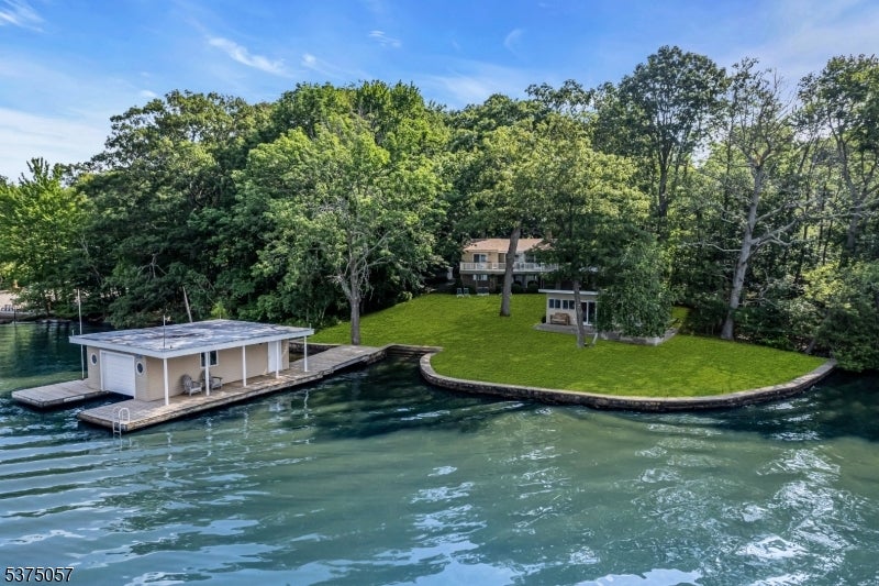 Jefferson Twp., New Jersey, 07849, United States, 5 Bedrooms Bedrooms, ,2 BathroomsBathrooms,Residential,Active,1905354