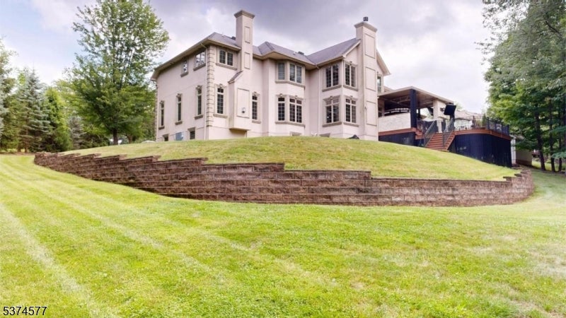 West Orange Twp., New Jersey, 07052, United States, 5 Bedrooms Bedrooms, ,5 BathroomsBathrooms,Residential,Active,1903195