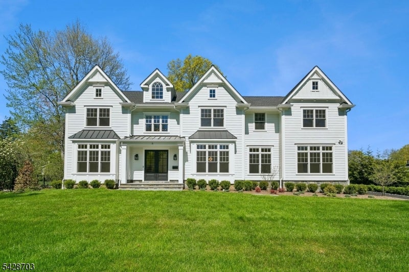 Millburn Twp., New Jersey, 07078, United States, 7 Bedrooms Bedrooms, ,8 BathroomsBathrooms,Residential,Pending,2052003