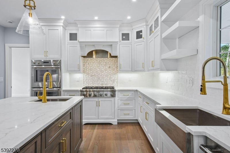 Livingston Twp., New Jersey, 07039, United States, 6 Bedrooms Bedrooms, ,6 BathroomsBathrooms,Residential,Active,2045758