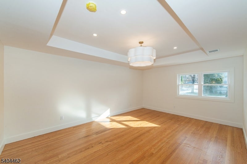 West Caldwell Twp., New Jersey, 07006, United States, 4 Bedrooms Bedrooms, ,5 BathroomsBathrooms,Residential,Active,2009168