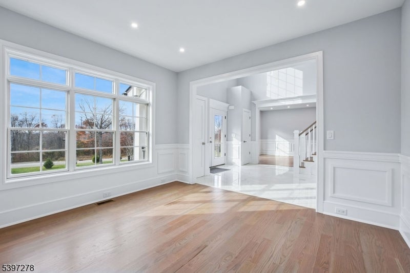 Livingston Twp., New Jersey, 07039, United States, 6 Bedrooms Bedrooms, ,6 BathroomsBathrooms,Residential,Active,1993679