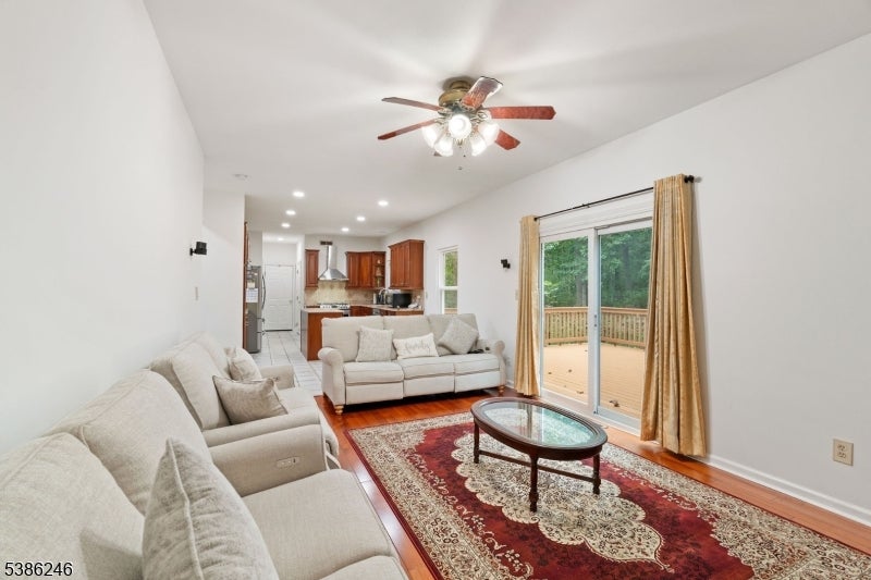 Franklin Twp., New Jersey, 08540, United States, 4 Bedrooms Bedrooms, ,3 BathroomsBathrooms,Residential,Active,1953016