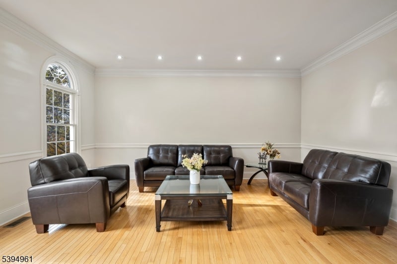 Mount Olive Twp., New Jersey, 07836, United States, 4 Bedrooms Bedrooms, ,4 BathroomsBathrooms,Residential,Active,1989757