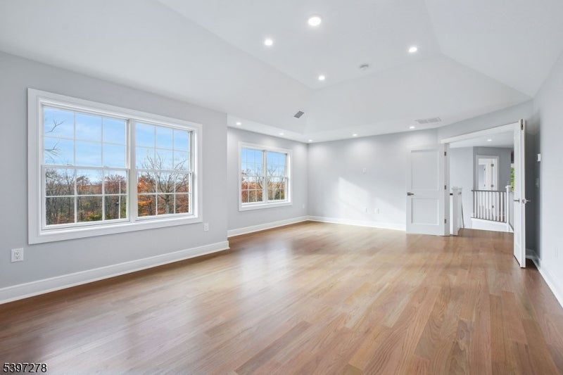 Livingston Twp., New Jersey, 07039, United States, 6 Bedrooms Bedrooms, ,6 BathroomsBathrooms,Residential,Active,1993679