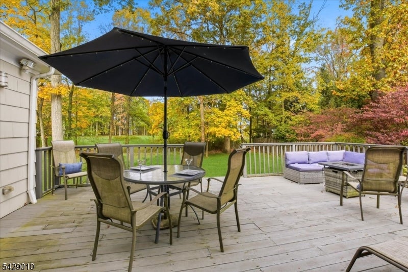 Millburn Twp., New Jersey, 07078, United States, 3 Bedrooms Bedrooms, ,4 BathroomsBathrooms,Residential,Active,2045397