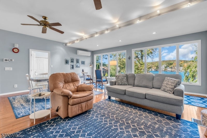 Jefferson Twp., New Jersey, 07849, United States, 4 Bedrooms Bedrooms, ,3 BathroomsBathrooms,Residential,Active,1969683