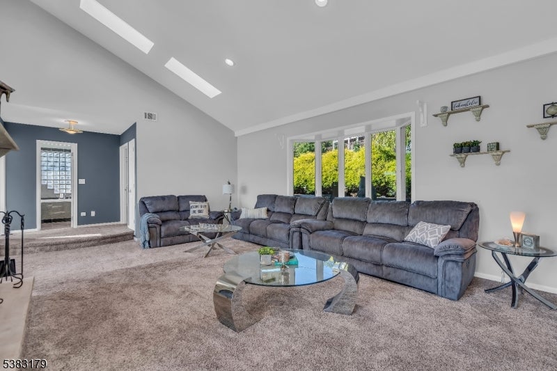 Hopatcong Boro, New Jersey, 07843, United States, 3 Bedrooms Bedrooms, ,2 BathroomsBathrooms,Residential,Active,1946536