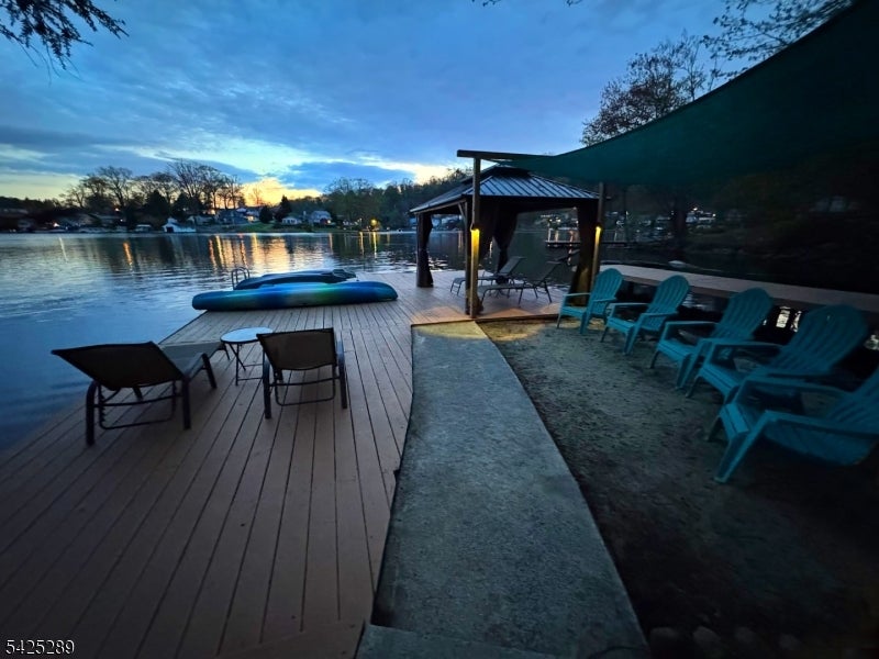 Hopatcong Boro, New Jersey, 07843, United States, 3 Bedrooms Bedrooms, ,2 BathroomsBathrooms,Residential,Active,2043452