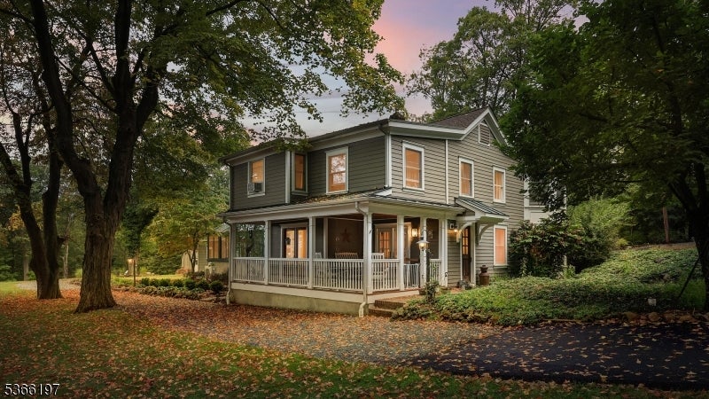 Watchung Boro, New Jersey, 07069, United States, 5 Bedrooms Bedrooms, ,4 BathroomsBathrooms,Residential,Active,1962192