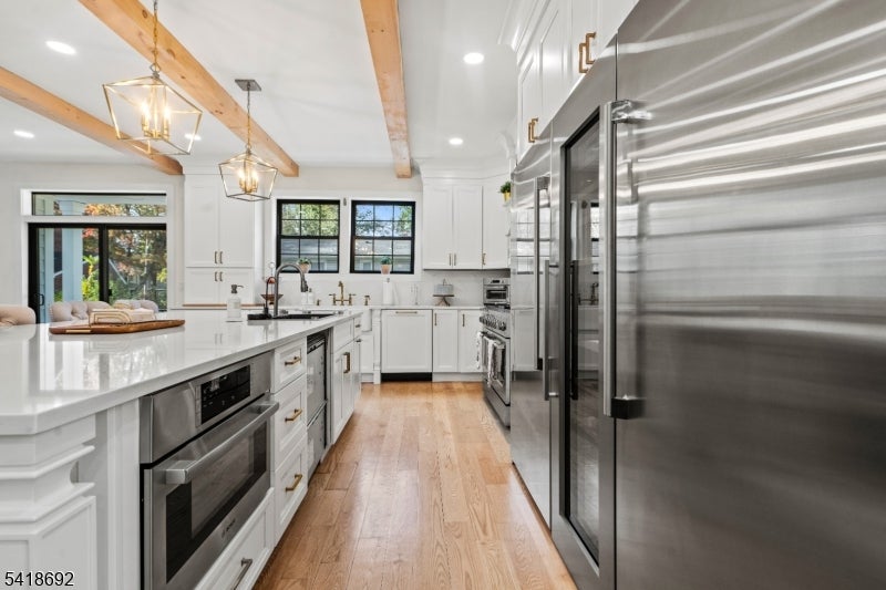 Roseland Boro, New Jersey, 07068, United States, 4 Bedrooms Bedrooms, ,4 BathroomsBathrooms,Residential,Active,2045395