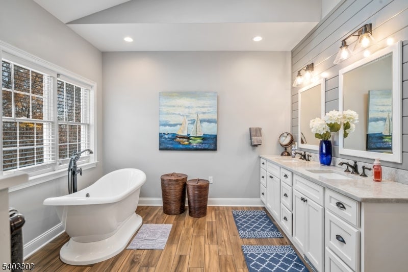 Mount Olive Twp., New Jersey, 07836, United States, 5 Bedrooms Bedrooms, ,5 BathroomsBathrooms,Residential,Active,2009155