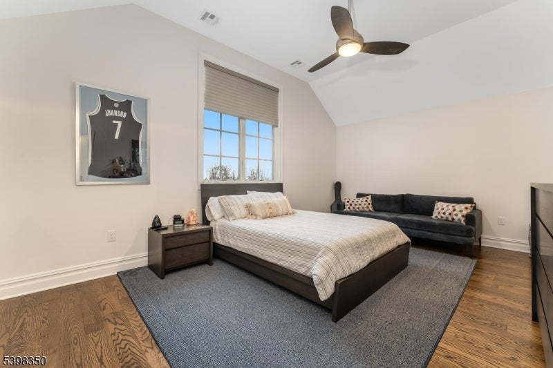 Peapack Gladstone Boro, New Jersey, 07934, United States, 4 Bedrooms Bedrooms, ,5 BathroomsBathrooms,Residential,Active,1996292