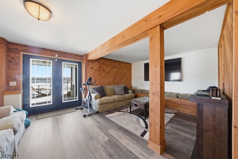 Hopatcong Boro, New Jersey, 07843, United States, 3 Bedrooms Bedrooms, ,4 BathroomsBathrooms,Residential,Active,2043433