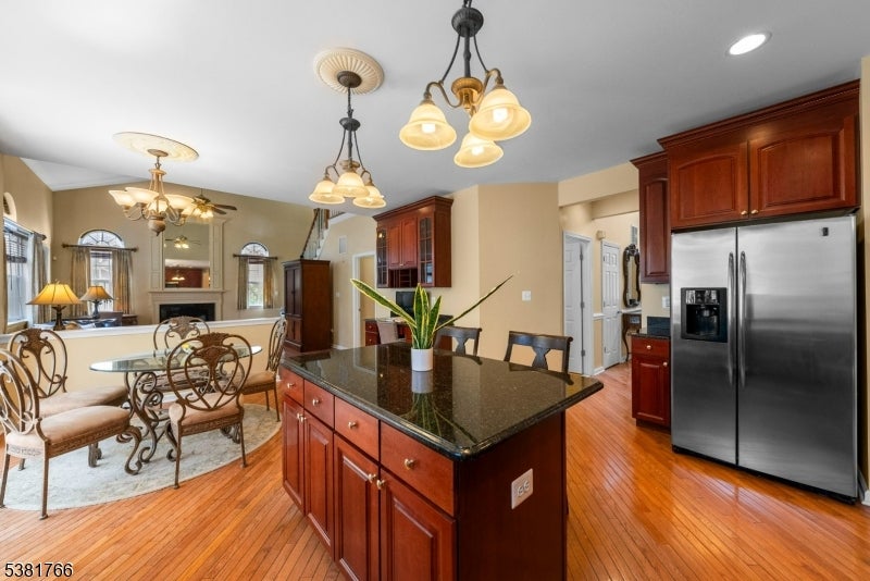 Franklin Twp., New Jersey, 08540, United States, 4 Bedrooms Bedrooms, ,3 BathroomsBathrooms,Residential,Active,1945520