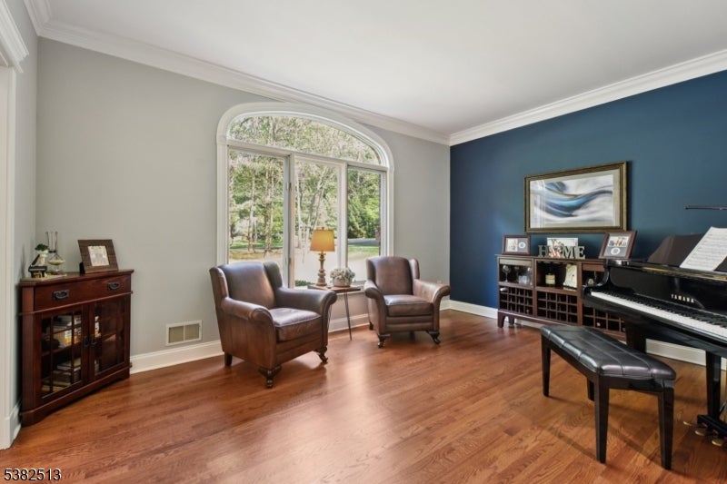 Warren Twp., New Jersey, 07059, United States, 5 Bedrooms Bedrooms, ,4 BathroomsBathrooms,Residential,Active,1945488