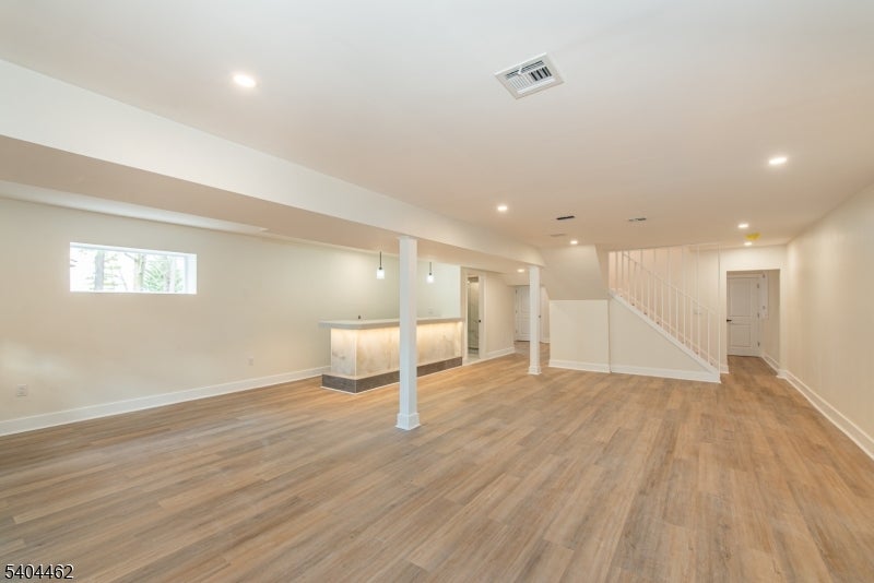 West Caldwell Twp., New Jersey, 07006, United States, 4 Bedrooms Bedrooms, ,5 BathroomsBathrooms,Residential,Active,2009168