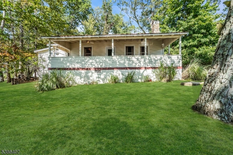 Hopatcong Boro, New Jersey, 07843, United States, 3 Bedrooms Bedrooms, ,2 BathroomsBathrooms,Residential,Active,1952050