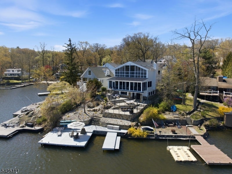 Hopatcong Boro, New Jersey, 07843, United States, 3 Bedrooms Bedrooms, ,4 BathroomsBathrooms,Residential,Active,2043433