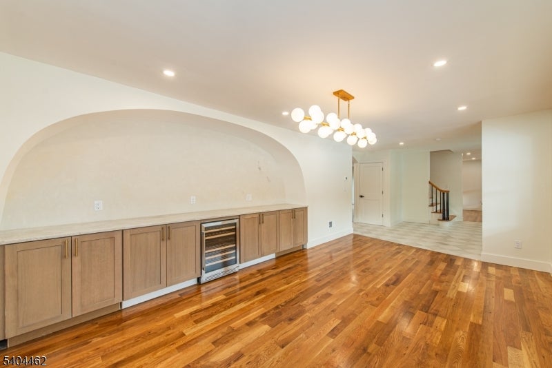 West Caldwell Twp., New Jersey, 07006, United States, 4 Bedrooms Bedrooms, ,5 BathroomsBathrooms,Residential,Active,2009168