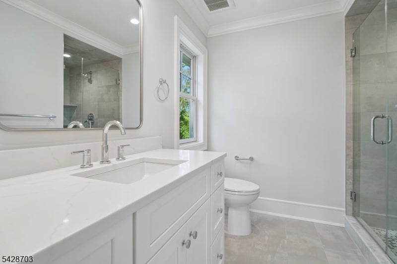 Millburn Twp., New Jersey, 07078, United States, 7 Bedrooms Bedrooms, ,8 BathroomsBathrooms,Residential,Pending,2052003