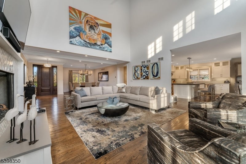 Peapack Gladstone Boro, New Jersey, 07934, United States, 4 Bedrooms Bedrooms, ,5 BathroomsBathrooms,Residential,Active,1996292