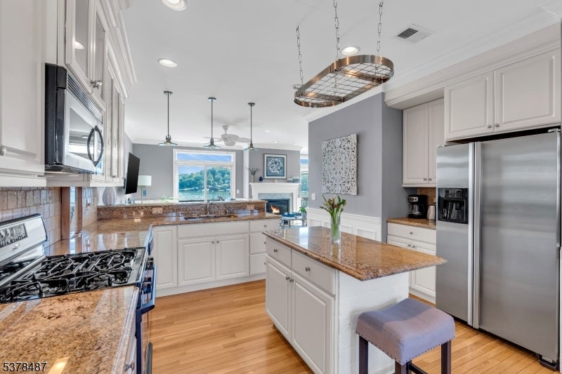 Mount Arlington Boro, New Jersey, 07856, United States, 3 Bedrooms Bedrooms, ,4 BathroomsBathrooms,Residential,Active,1914821