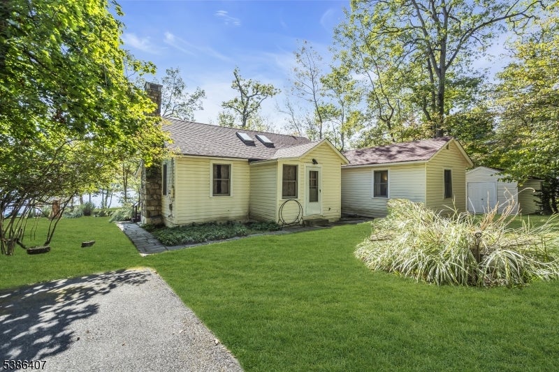 Hopatcong Boro, New Jersey, 07843, United States, 3 Bedrooms Bedrooms, ,2 BathroomsBathrooms,Residential,Active,1952050