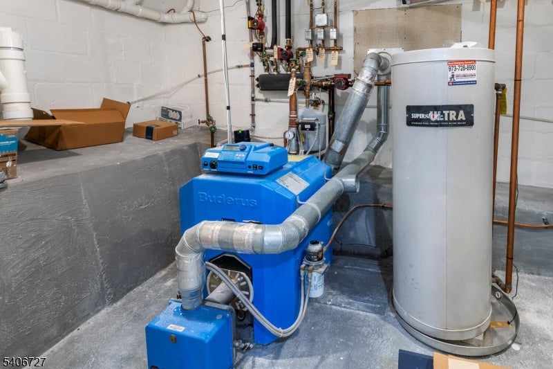 West Milford Twp., New Jersey, 07421, United States, 4 Bedrooms Bedrooms, ,4 BathroomsBathrooms,Residential,Active,2012909