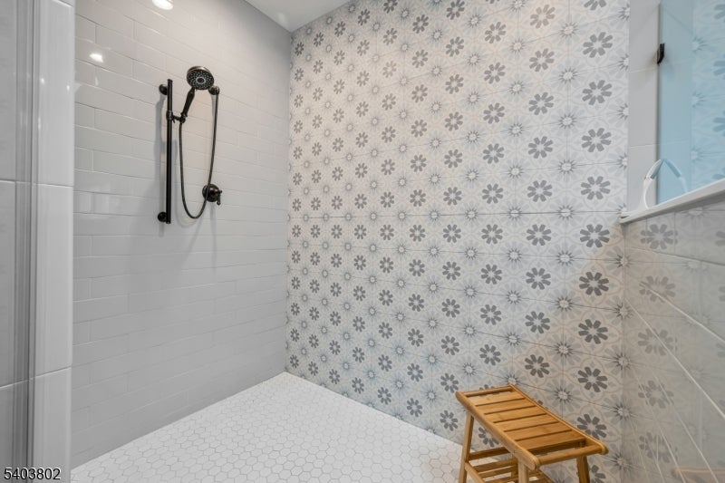 Mount Olive Twp., New Jersey, 07836, United States, 5 Bedrooms Bedrooms, ,5 BathroomsBathrooms,Residential,Active,2009155