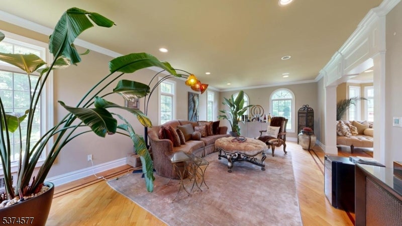 West Orange Twp., New Jersey, 07052, United States, 5 Bedrooms Bedrooms, ,5 BathroomsBathrooms,Residential,Active,1903195