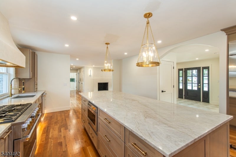 West Caldwell Twp., New Jersey, 07006, United States, 4 Bedrooms Bedrooms, ,5 BathroomsBathrooms,Residential,Active,2009168