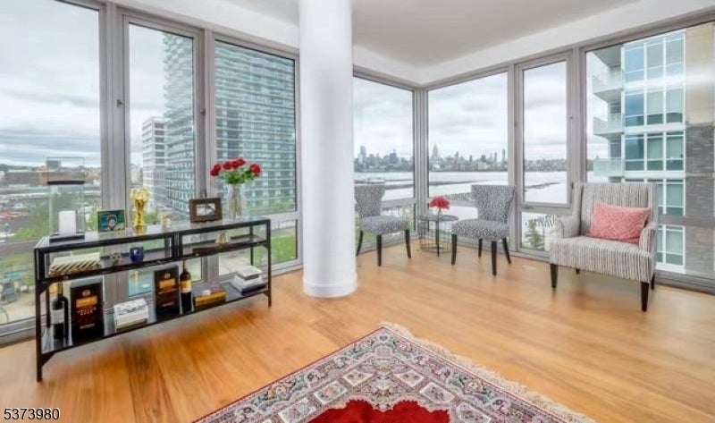 Jersey City, New Jersey, 07310, United States, 2 Bedrooms Bedrooms, ,3 BathroomsBathrooms,Residential,Active,1945487