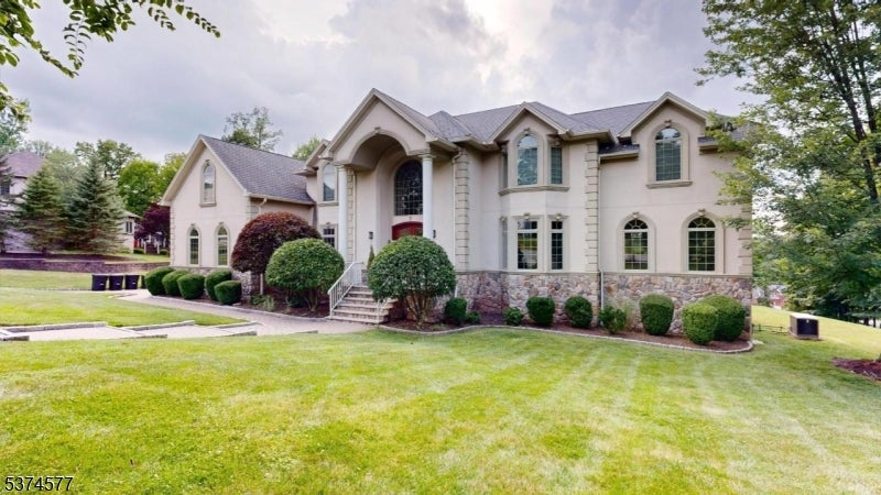 West Orange Twp., New Jersey, 07052, United States, 5 Bedrooms Bedrooms, ,5 BathroomsBathrooms,Residential,Active,1903195