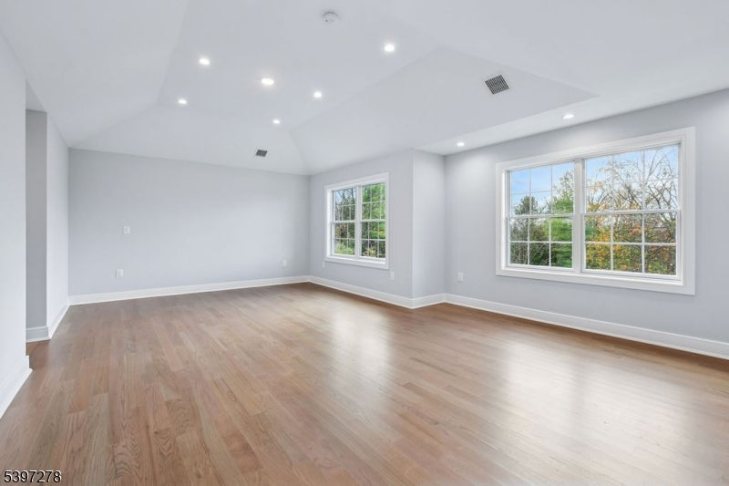 Livingston Twp., New Jersey, 07039, United States, 6 Bedrooms Bedrooms, ,6 BathroomsBathrooms,Residential,Active,1993679