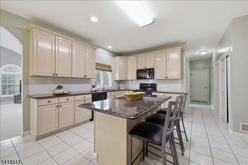Montgomery Twp., New Jersey, 08502, United States, 5 Bedrooms Bedrooms, ,4 BathroomsBathrooms,Residential,Active,2032939