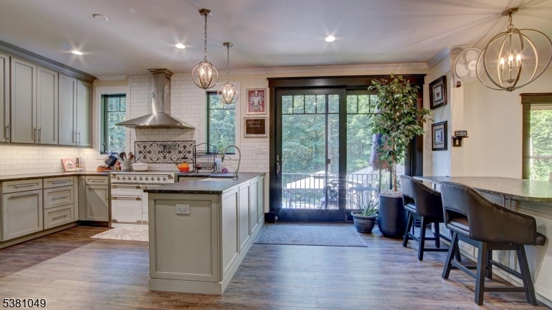 South Brunswick Twp., New Jersey, 08512, United States, 4 Bedrooms Bedrooms, ,4 BathroomsBathrooms,Residential,Active,1945517