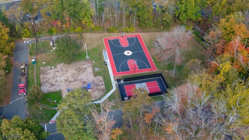 Roseland Boro, New Jersey, 07068, United States, 4 Bedrooms Bedrooms, ,4 BathroomsBathrooms,Residential,Active,2045395