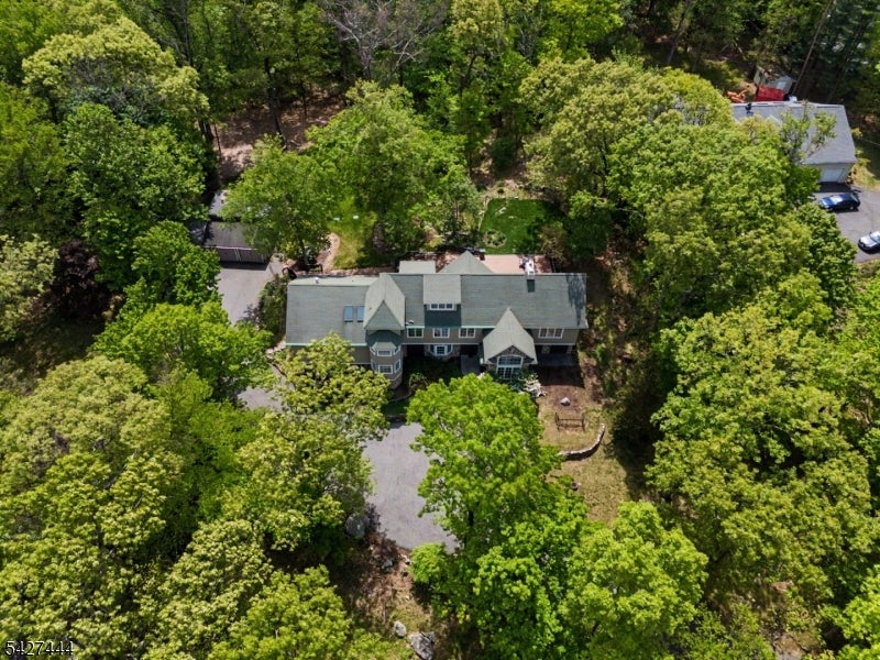 Boonton Twp., New Jersey, 07005, United States, 4 Bedrooms Bedrooms, ,3 BathroomsBathrooms,Residential,Active,2052013